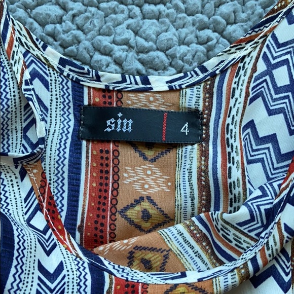 •Aztec Print Crop Top• - Picture 3 of 3